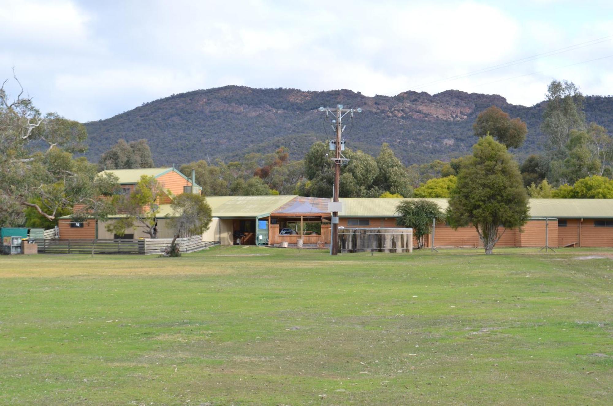Mountain View Motor Inn & Holiday Lodges Halls Gap Ngoại thất bức ảnh